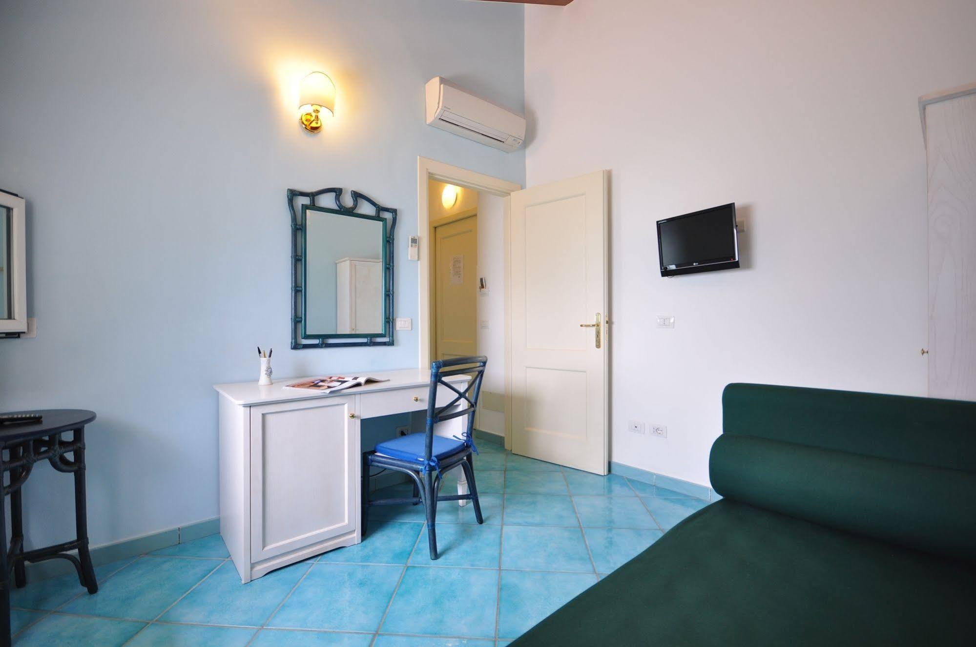 Maria Luigia Bed & Breakfast 2*